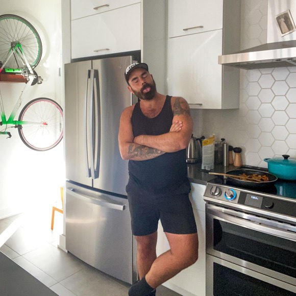 Meet your Posher, Jonathan - Picture 1 of 1